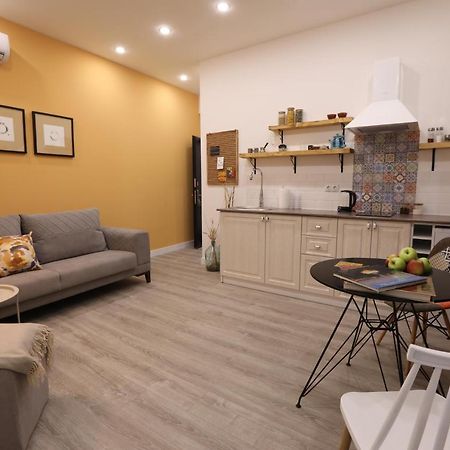 Hotelise I Blue-Poppy Apartment Γιερεβάν Εξωτερικό φωτογραφία