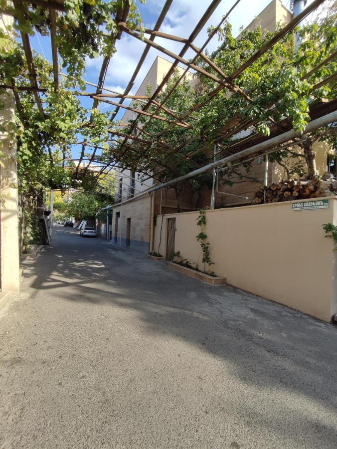 Hotelise I Blue-Poppy Apartment Γιερεβάν Εξωτερικό φωτογραφία